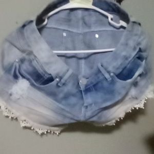 Adorable cut-off shorts